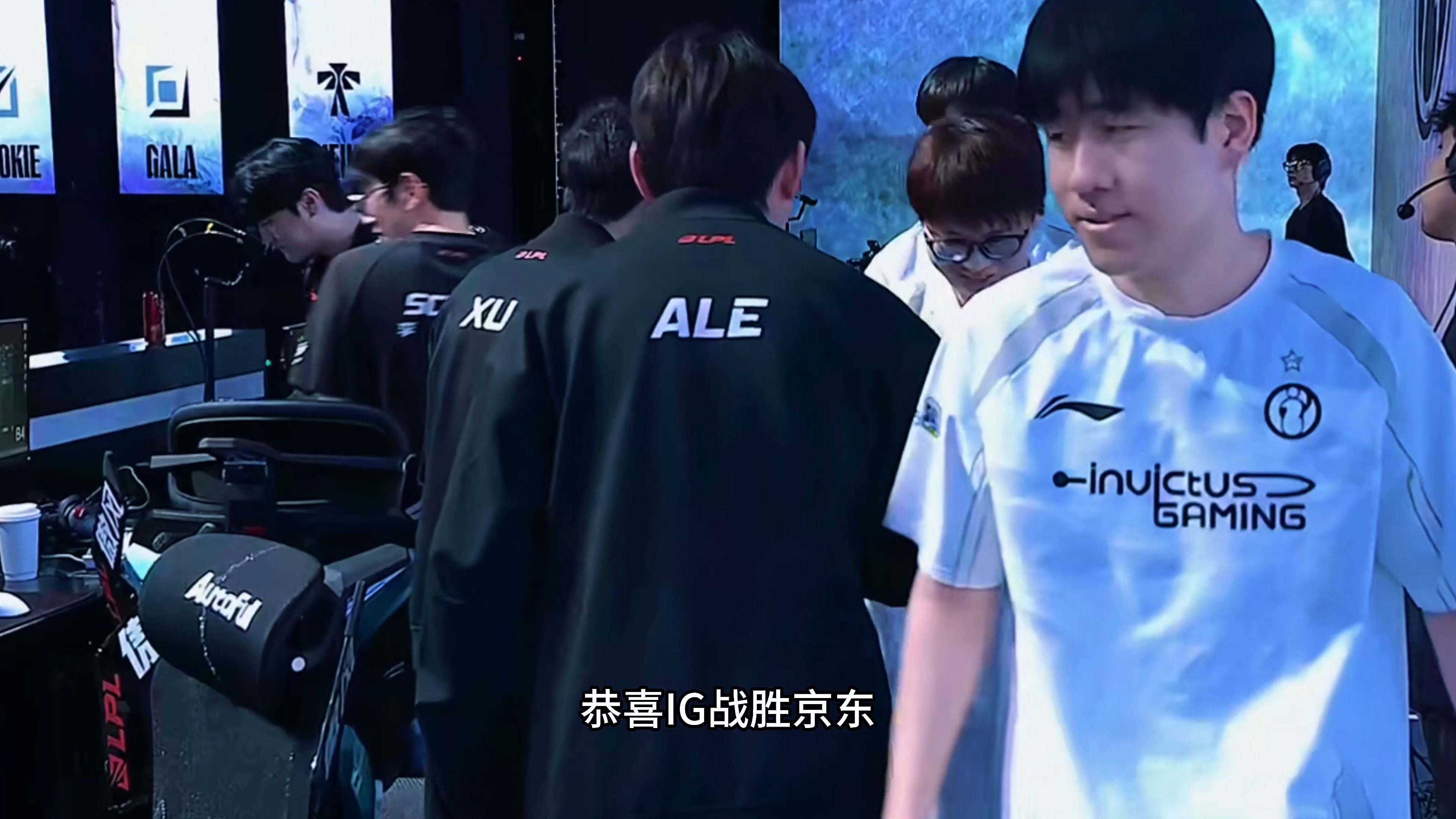 关于JDG险胜EDG，Scout拿下关键大龙激烈交锋淘汰赛，留下经典瞬间的信息