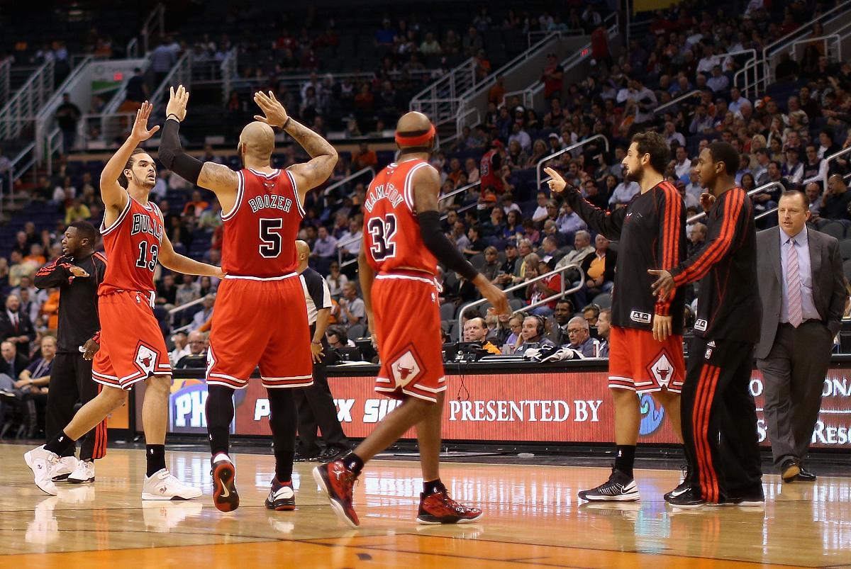 熊猫体育手机客户端-篮网队双方激烈对决队员有备而来