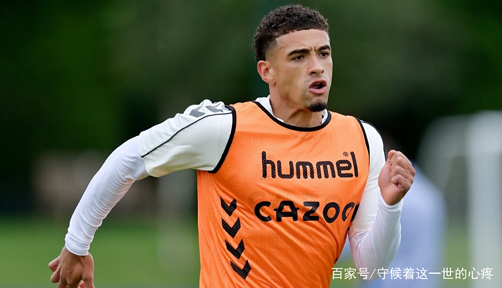 哈德斯菲尔德惜败埃弗顿，保级大战顿失关键三分的简单介绍