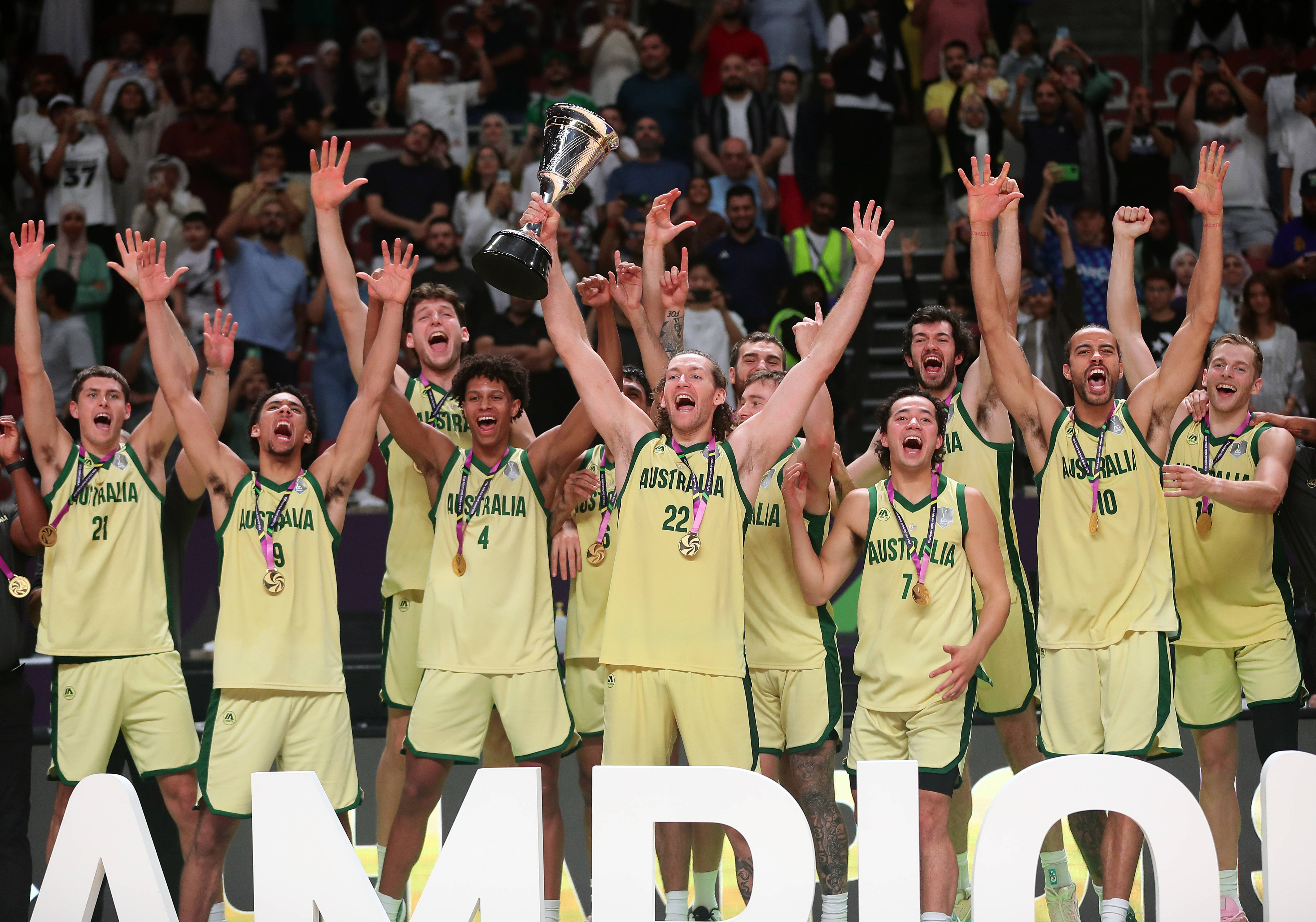 澳大利亚球员签约欧洲职业俱乐部，迈出跨越国际步伐