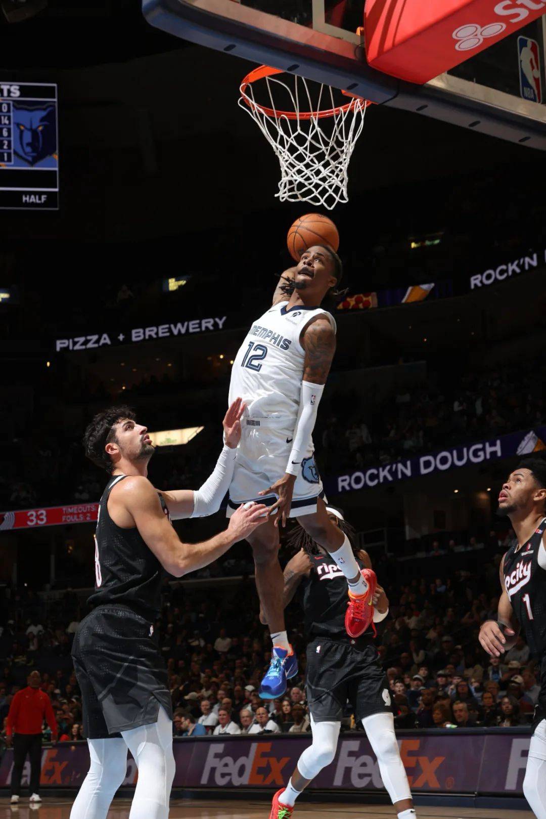 加拿大男篮险胜西班牙男篮,莫兰特统治全场 加拿大男篮险胜西班牙男篮,莫兰特统治全场