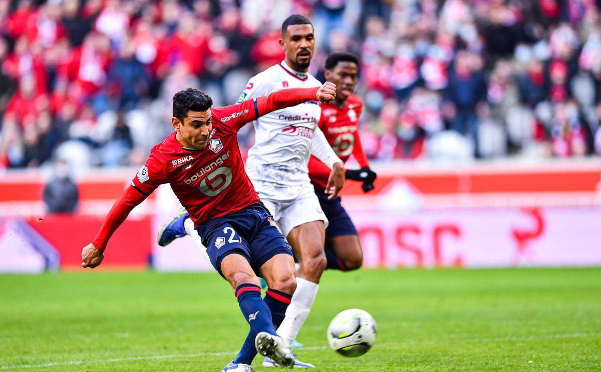 巴伦西亚主场战平,保持不败战绩 巴伦西亚主场战平,保持不败战绩